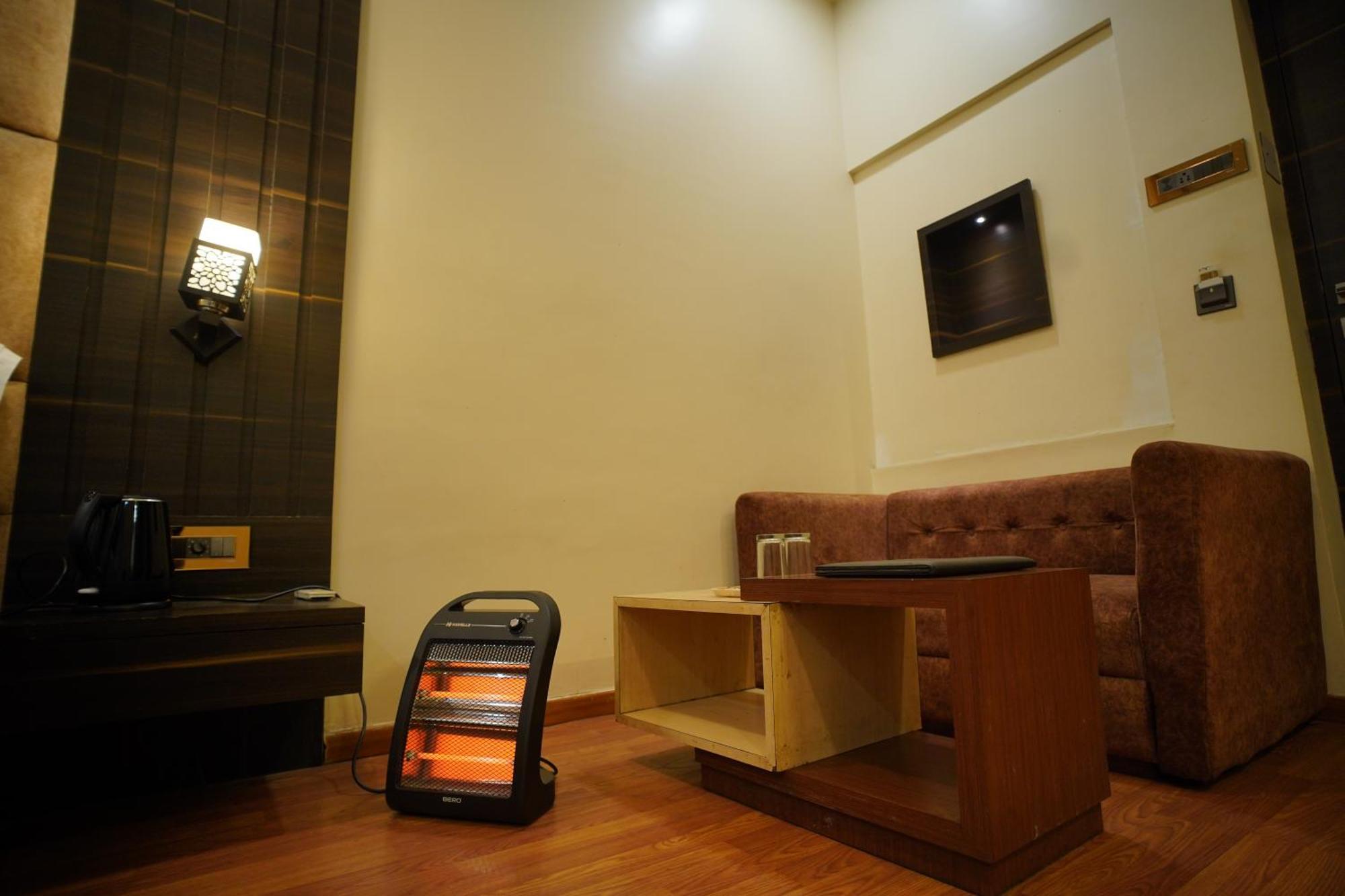 Hotel New Grand Диогар Екстериор снимка