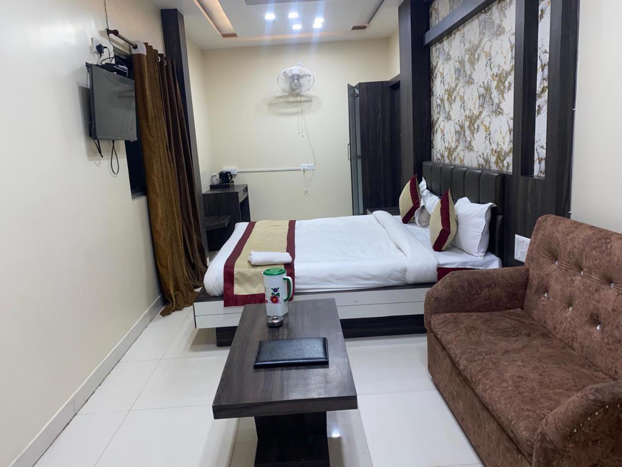 Hotel New Grand Диогар Екстериор снимка