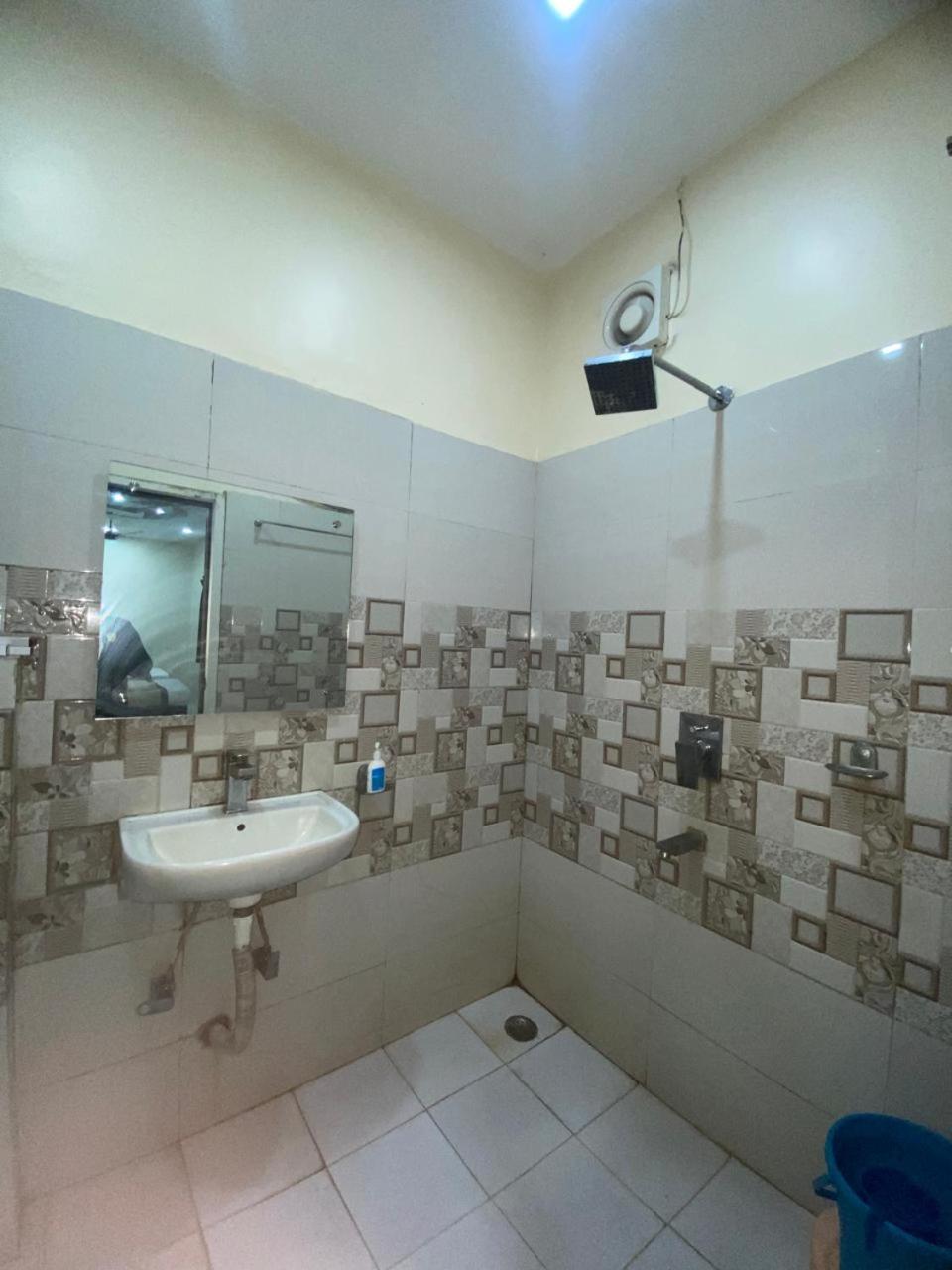 Hotel New Grand Диогар Екстериор снимка